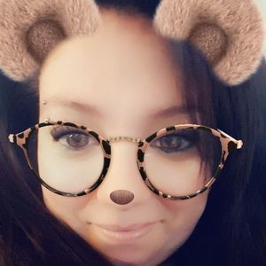 Meet your Posher, Joanie-laurence